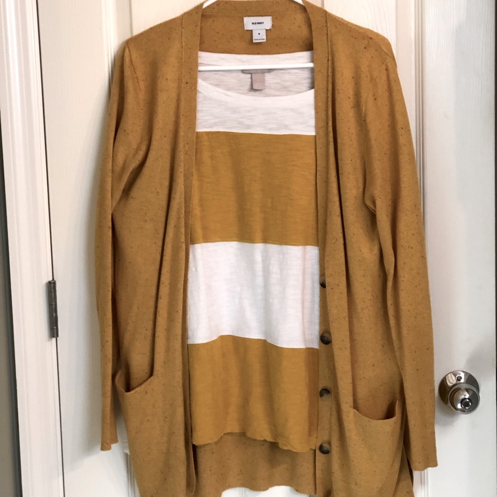 Old Navy cardigan beautiful mustard gold with Merlot and black speckles.